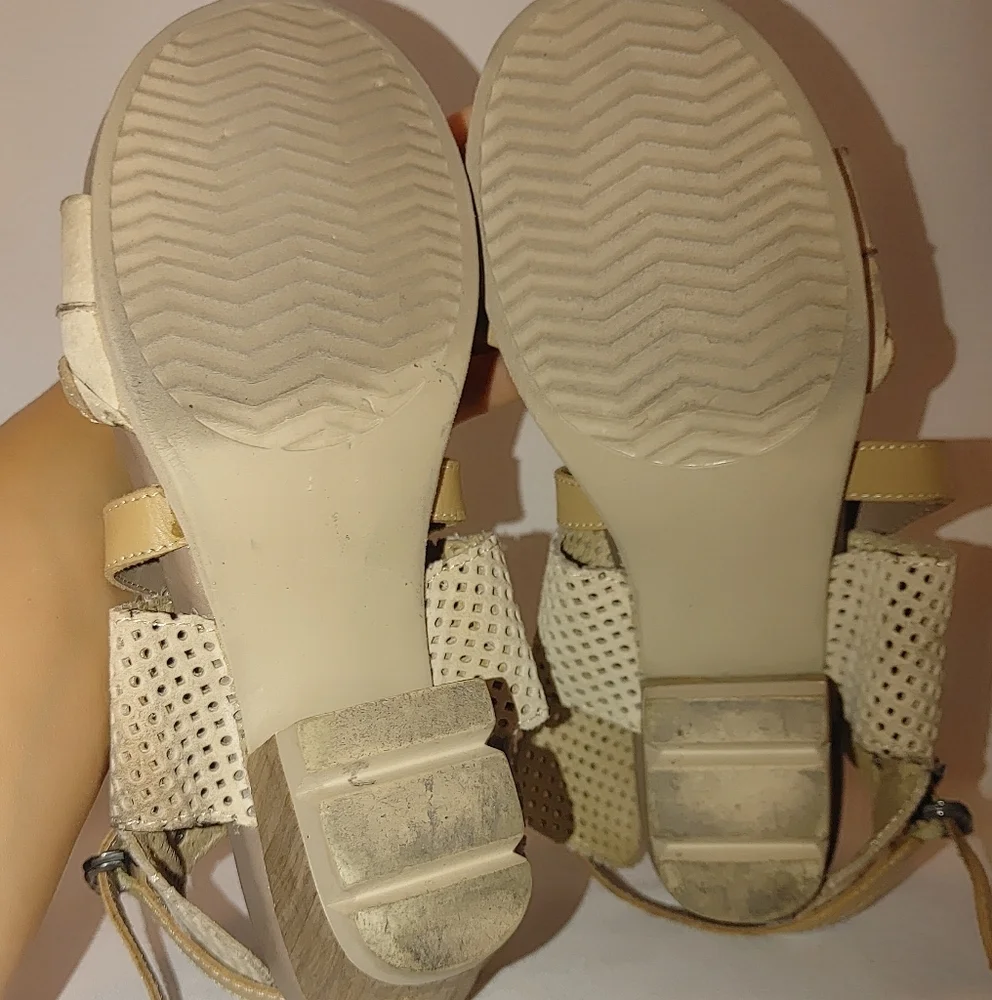 OTBT Take Off Perforated Tan Cream  Leather Chunky Heeled Sandals Comfort Size 8